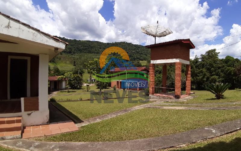 CHÁCARA À VENDA ENTRE SERRA NEGRA E LINDÓIA/SP