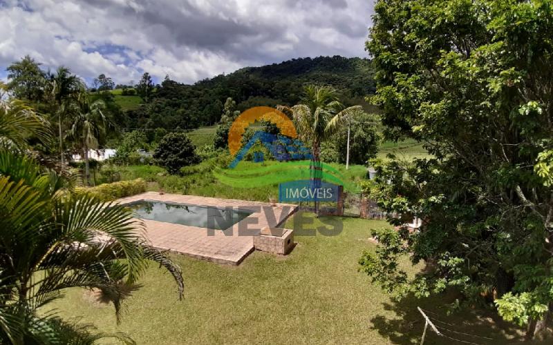 CHÁCARA À VENDA ENTRE SERRA NEGRA E LINDÓIA/SP