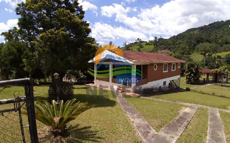 CHÁCARA À VENDA ENTRE SERRA NEGRA E LINDÓIA/SP