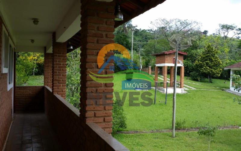 CHÁCARA À VENDA ENTRE SERRA NEGRA E LINDÓIA/SP